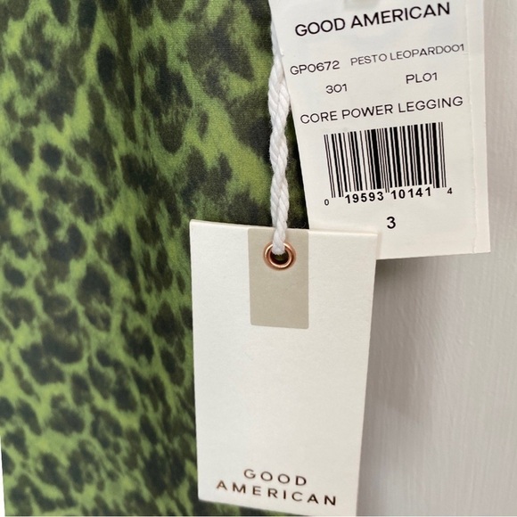 Good American Core Power Legging Pesto Leopard Green Black Size Large NWT - Picture 5 of 10
